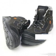 Chaussures de sécurité Phoenix type basket haute T.43