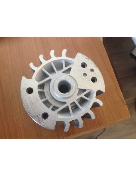 Volant magnétique pour tronçonneuse Stihl 1123 020 3003