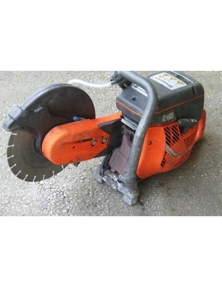 Carburateur PARTNER K750. Remplace : 503 28 32 09