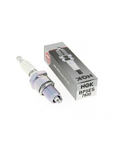 Bougie type BP5ES. NGK