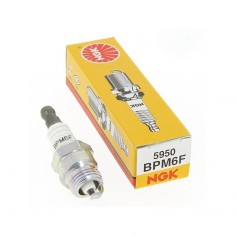 Bougie type BPM6F. NGK