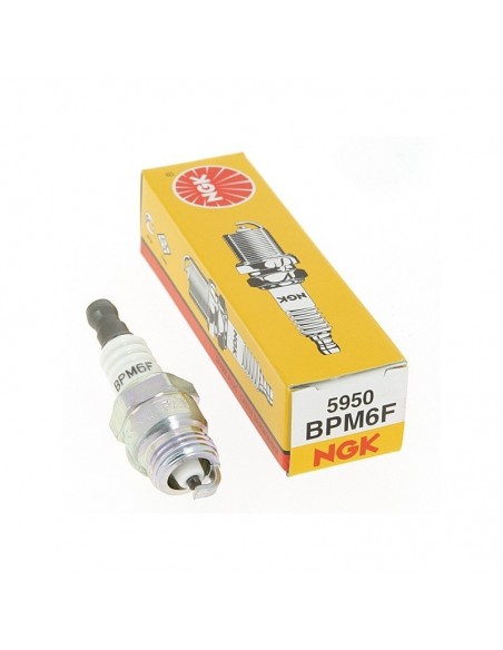 Bougie type BPM6F. NGK