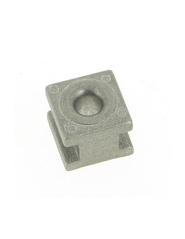 Passe fil modèle carré tête débroussailleuse